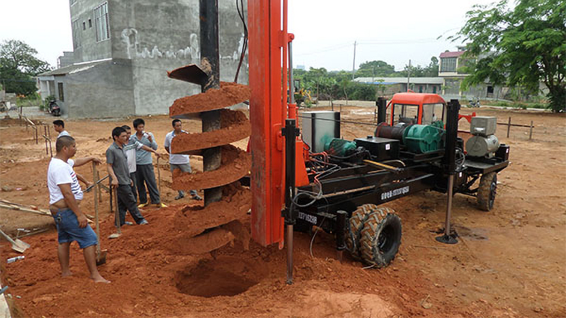 河南楼房建筑打桩现场